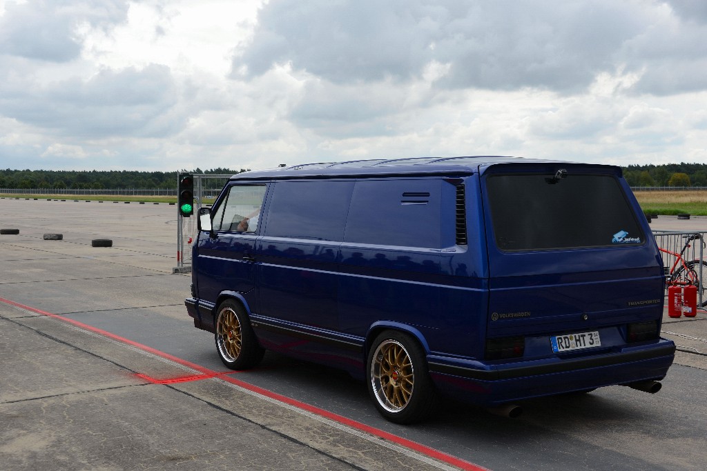 ../Images/VW Bus Festival Berlin 2014 028.jpg